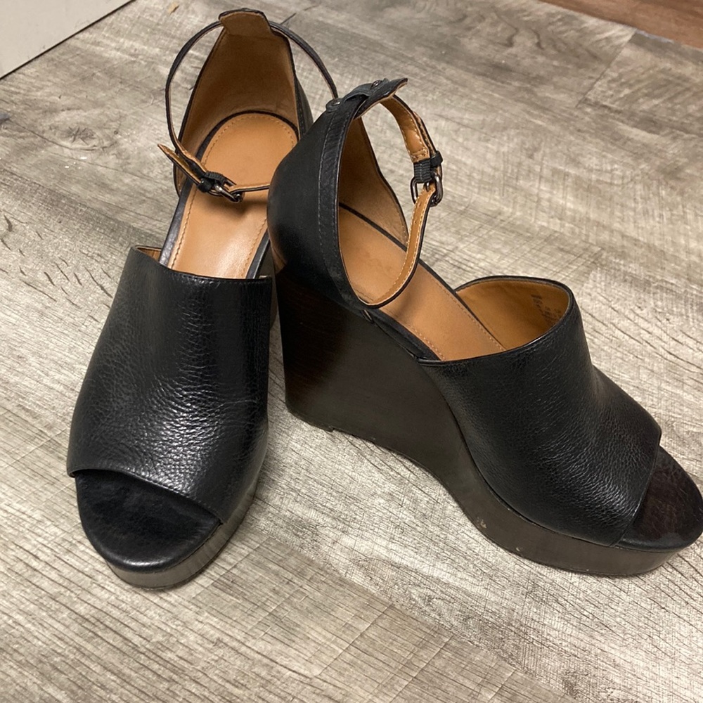 Coach wooden wedges